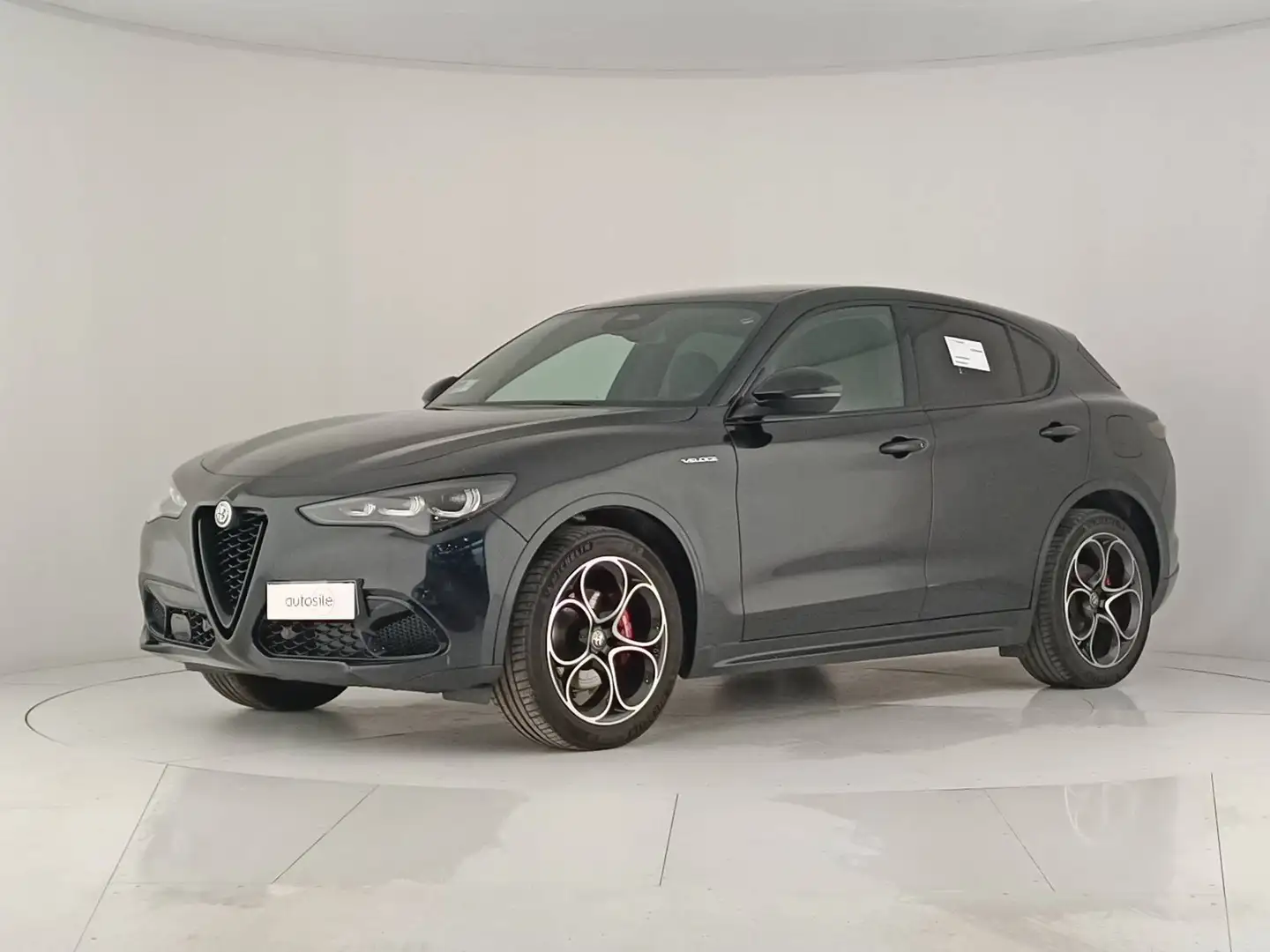 Alfa Romeo Stelvio 2.2 Turbo Veloce Schwarz - 1