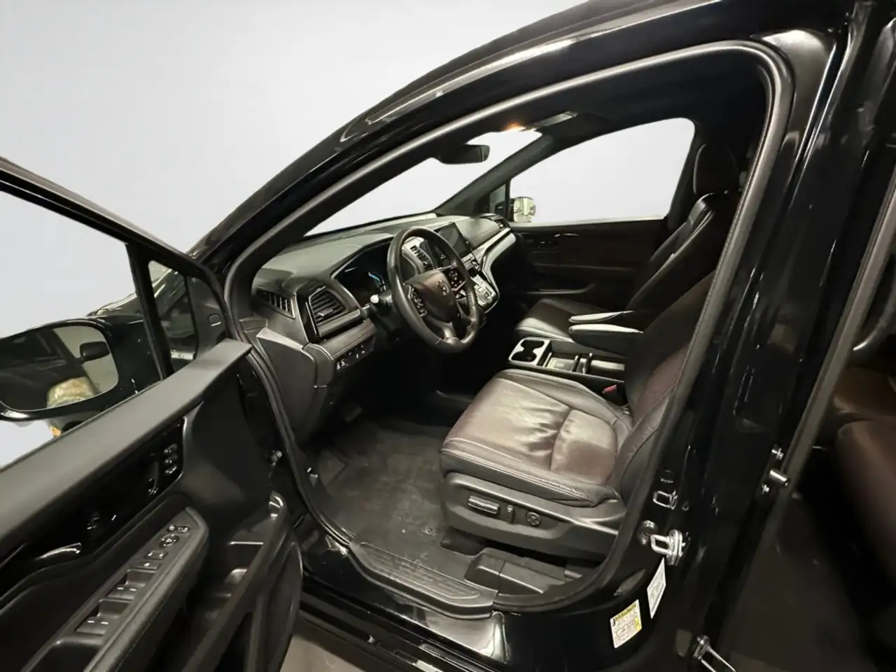 Honda Odyssey снимка Honda Odyssey