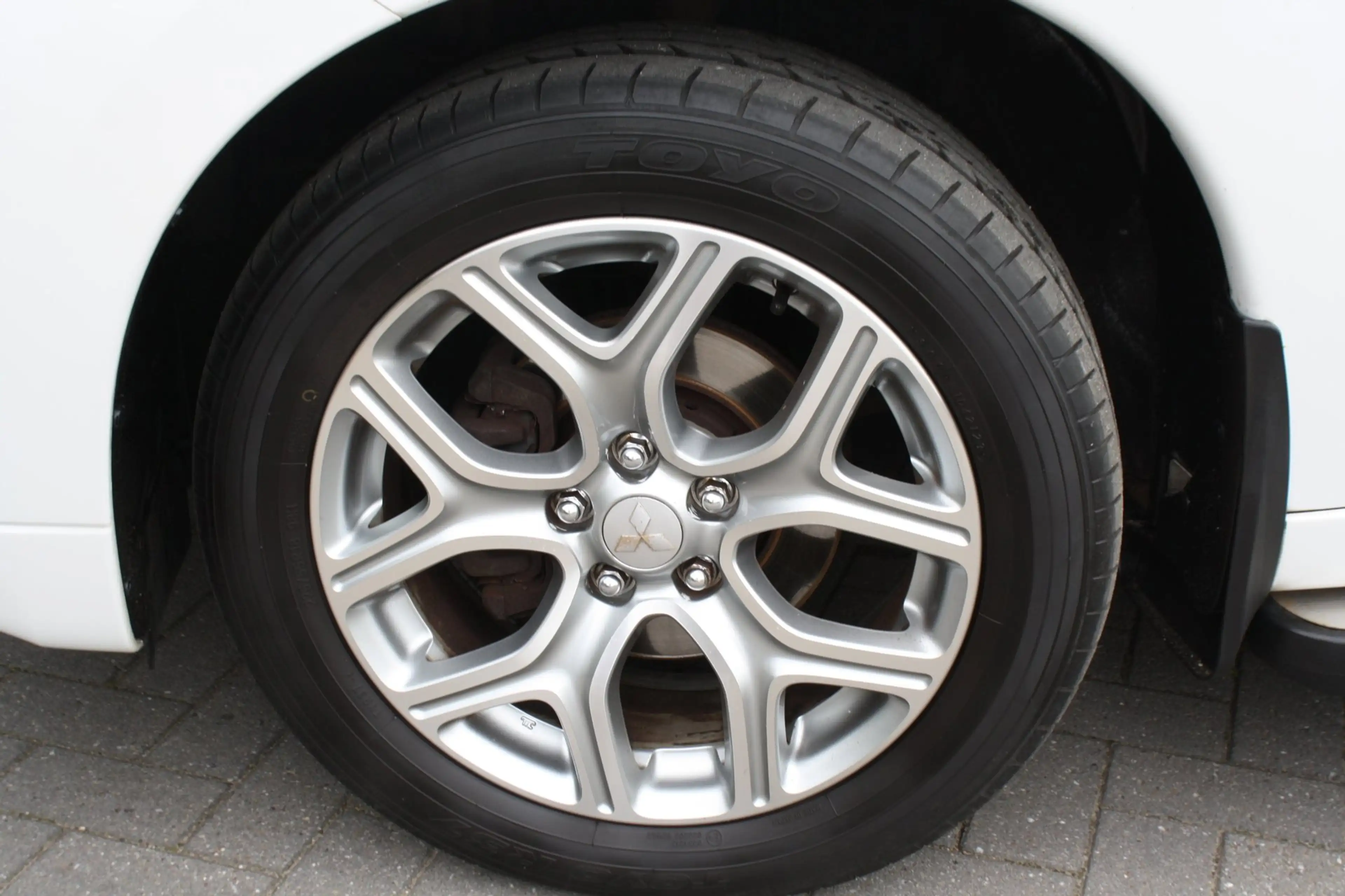 Mitsubishi Outlander 2.0 PHEV instyle - SCHUIFDAK - TREKHAAK - LEDER - — photo 15