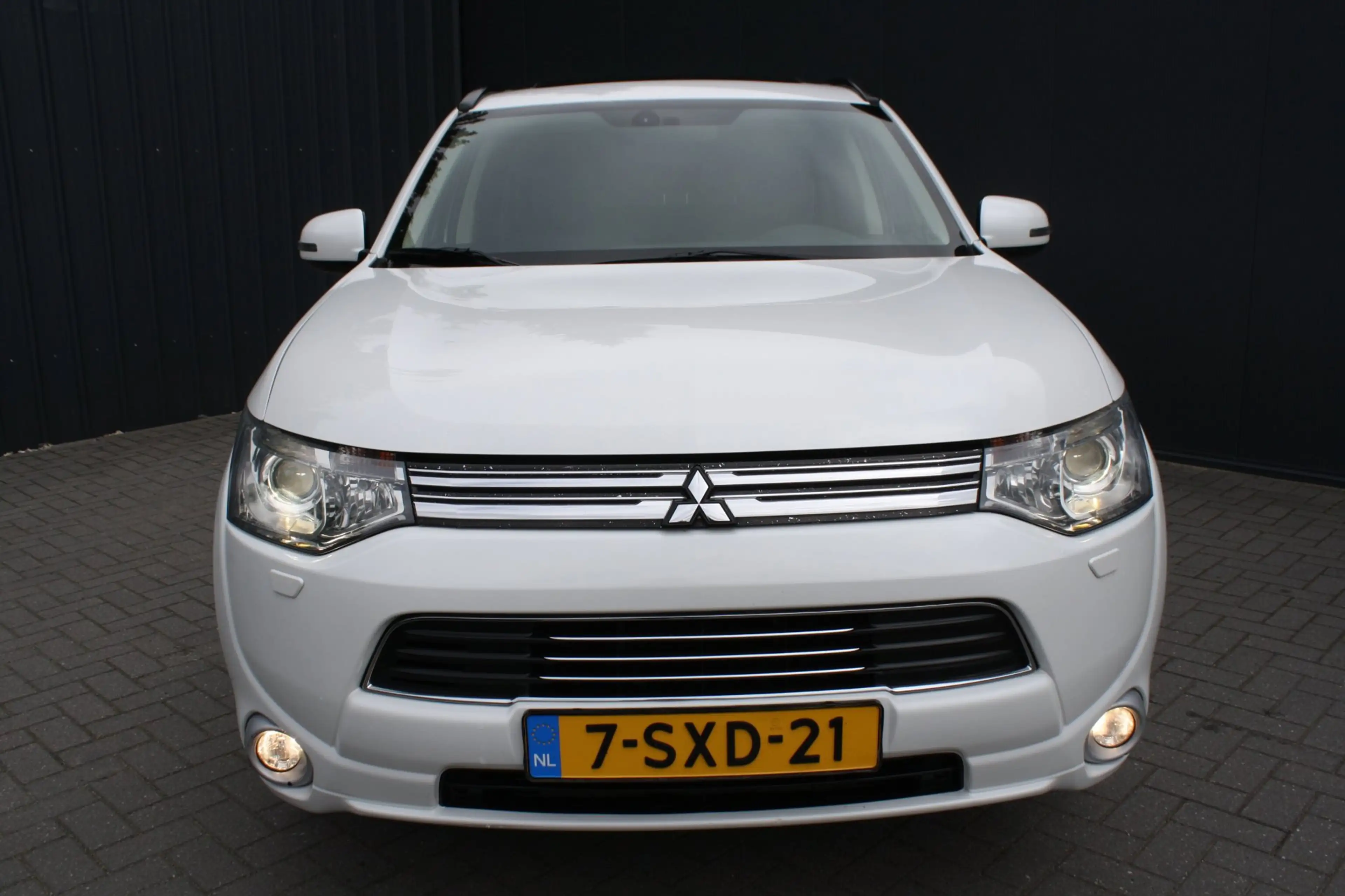 Mitsubishi Outlander 2.0 PHEV instyle - SCHUIFDAK - TREKHAAK - LEDER - — photo 9