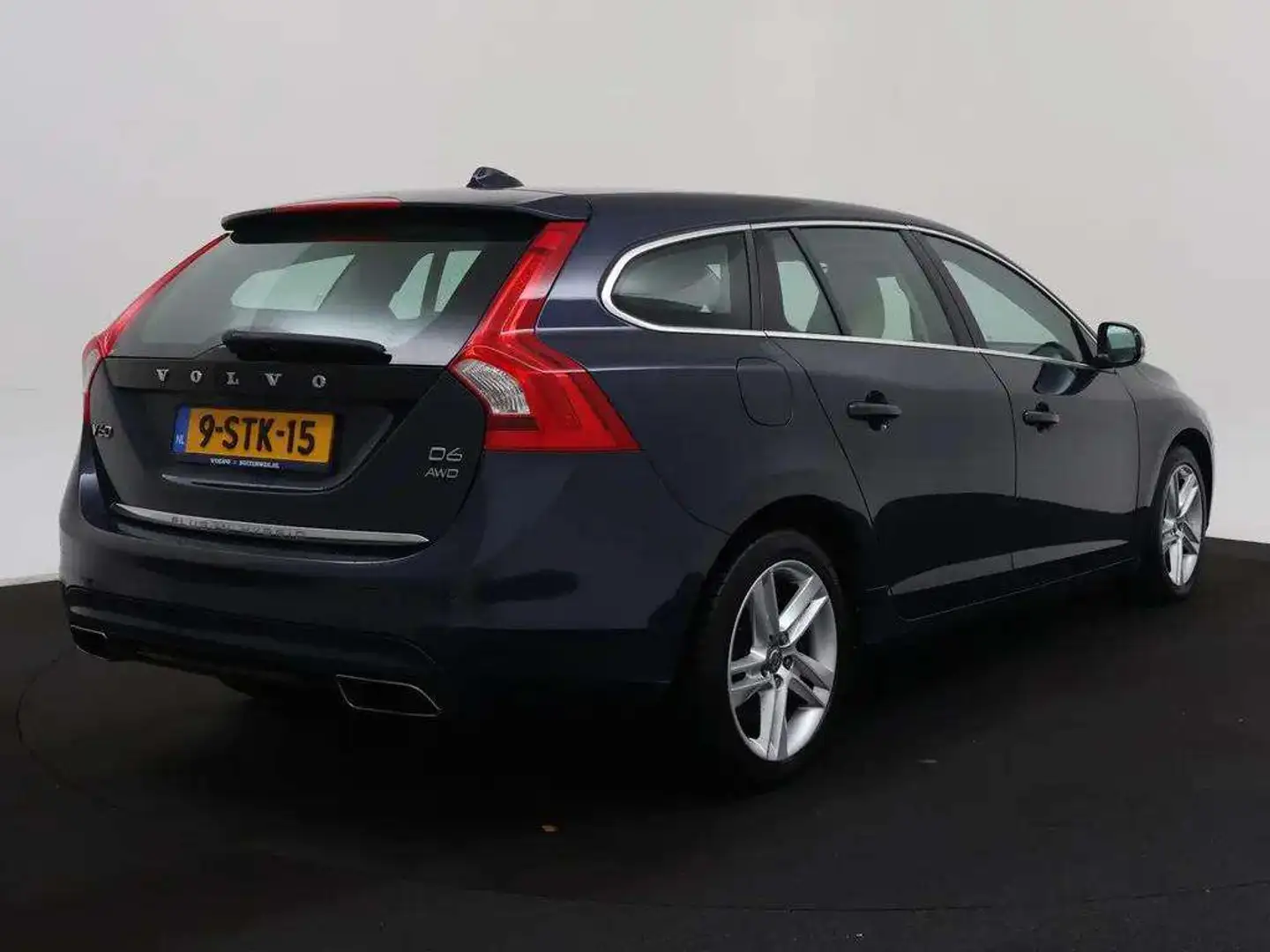 Volvo V60 2.4 D6 AWD Plug-In Hybrid Summum Xenon Leather Bleu - 2