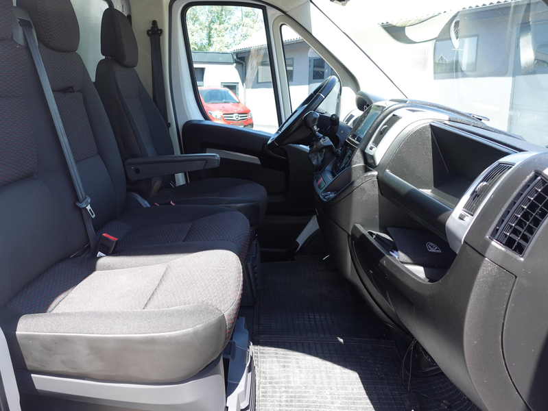 Peugeot Boxer Koffer 435 L4 2.2 BlueHDi Klimaaut. TÜV Neu — photo 15