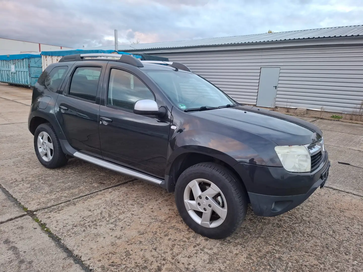 Dacia Duster Laureate 4x2 Schwarz - 2