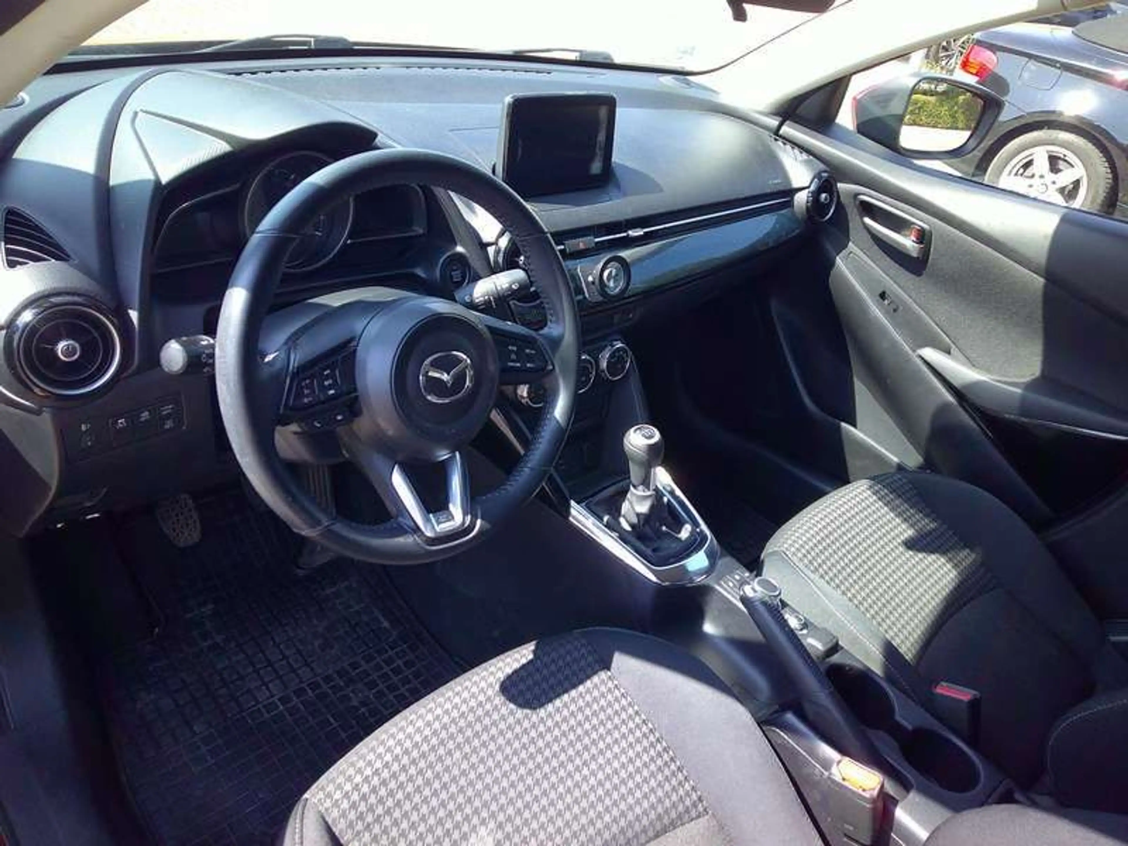 Mazda 2 Kizoku,8fach-bereift,Shzg,Klimaautomatik,Navi,PDC,L+Rsensor — photo 6