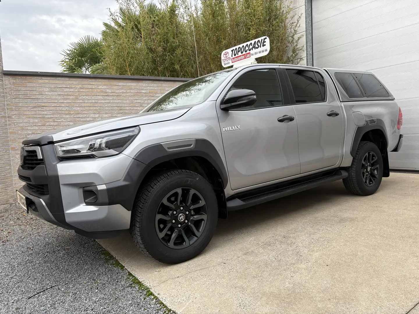 Toyota Hilux 2.8 D-4D INVINCIBLE/PRO PACK/19950km/€46750+BTW Argento - 1