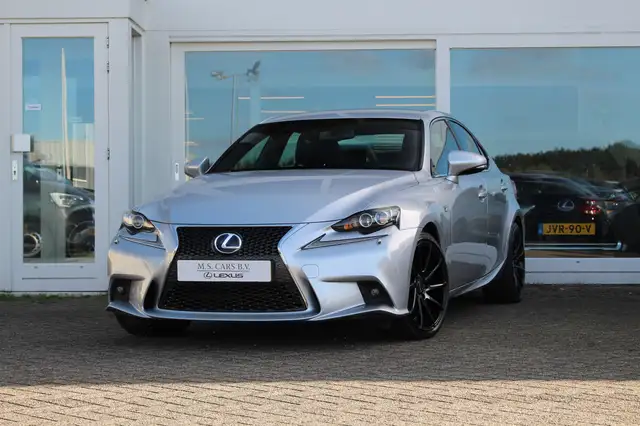 Lexus IS 300 300h Hybrid F-Sport Line