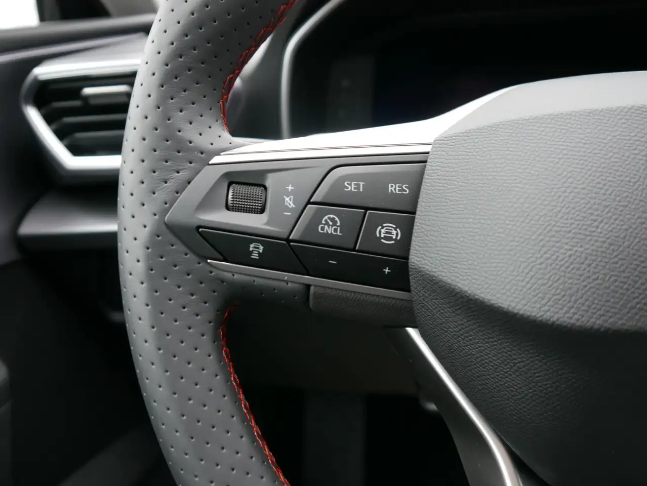 SEAT Leon 2026 — фото 12