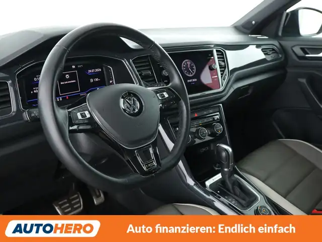 Volkswagen T-Roc view 11