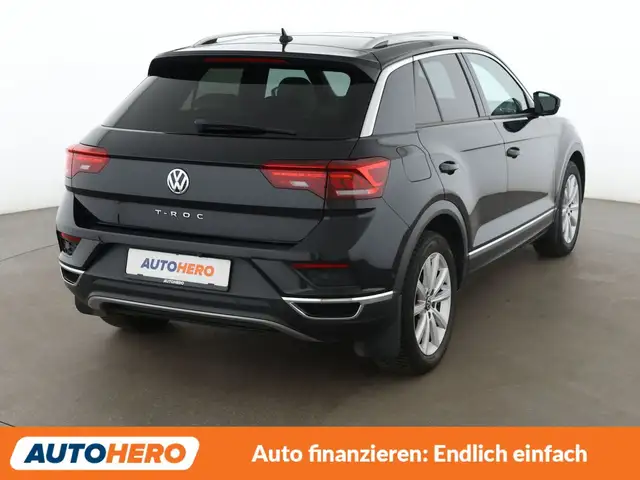 Volkswagen T-Roc view 6