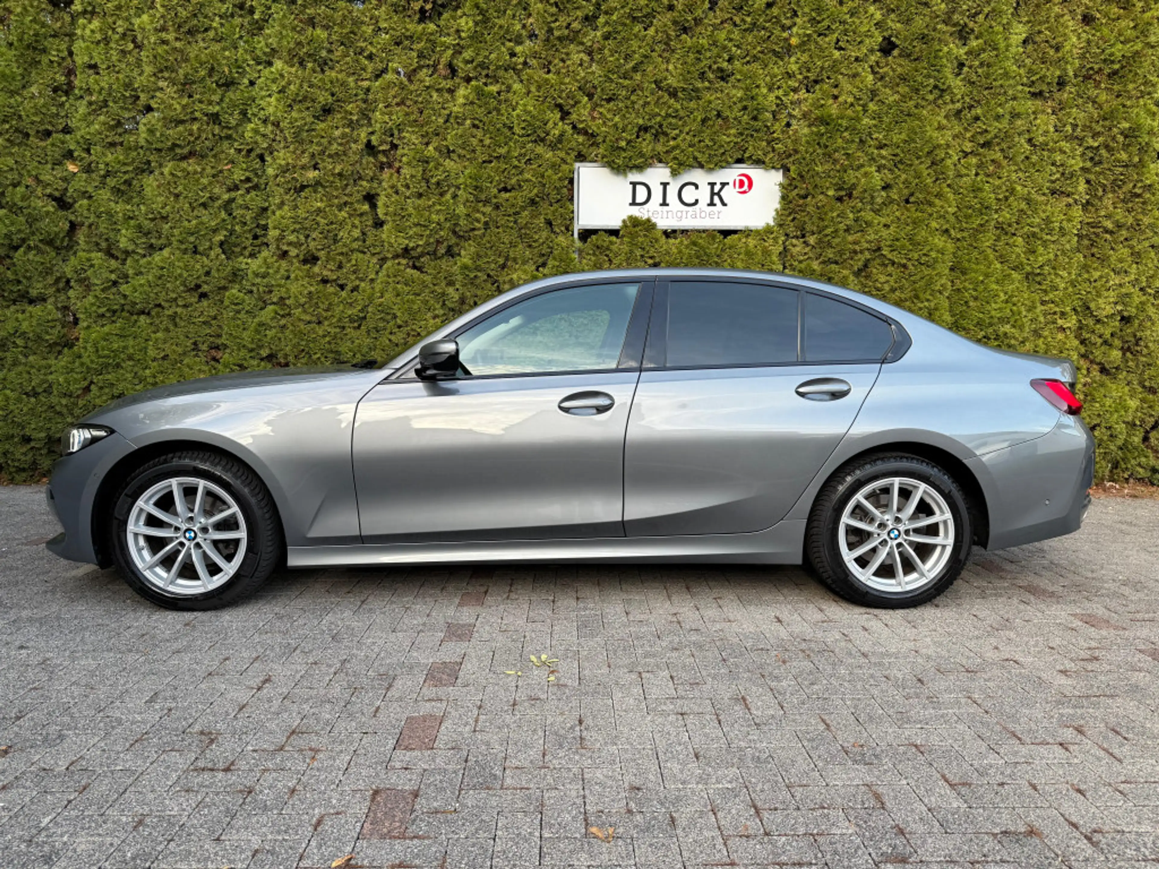 BMW 318 i Aut. Lim. LCI LED+NAV+SHZ+HuD+KAM+SHADOW+M — photo 5