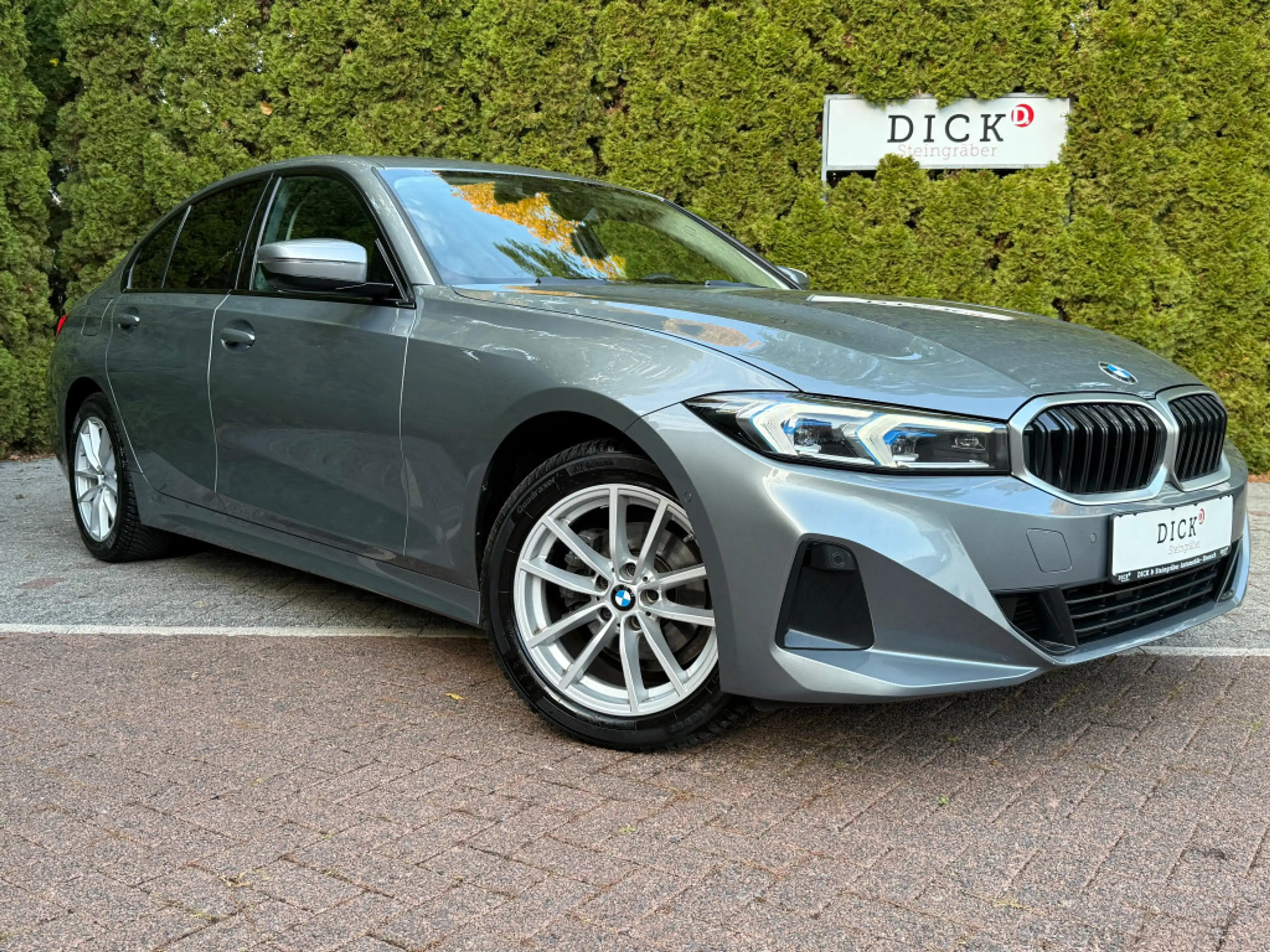 BMW 318 i Aut. Lim. LCI LED+NAV+SHZ+HuD+KAM+SHADOW+M — photo 2