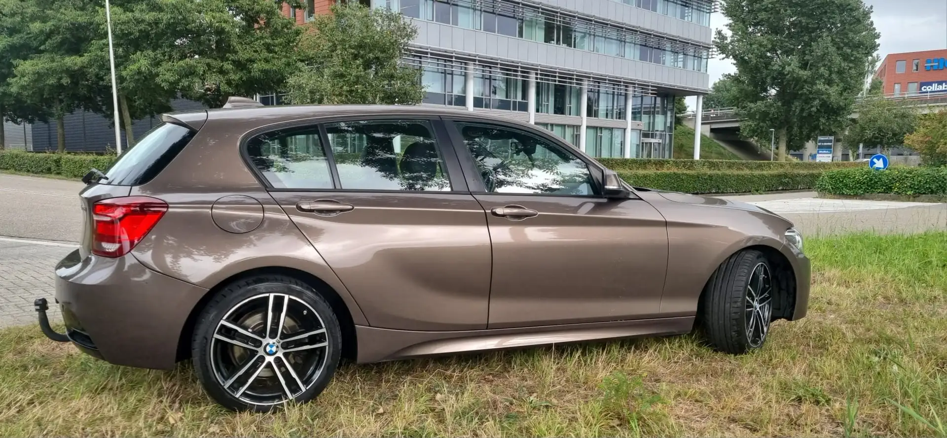 BMW 120 120 Business Bronze - 1