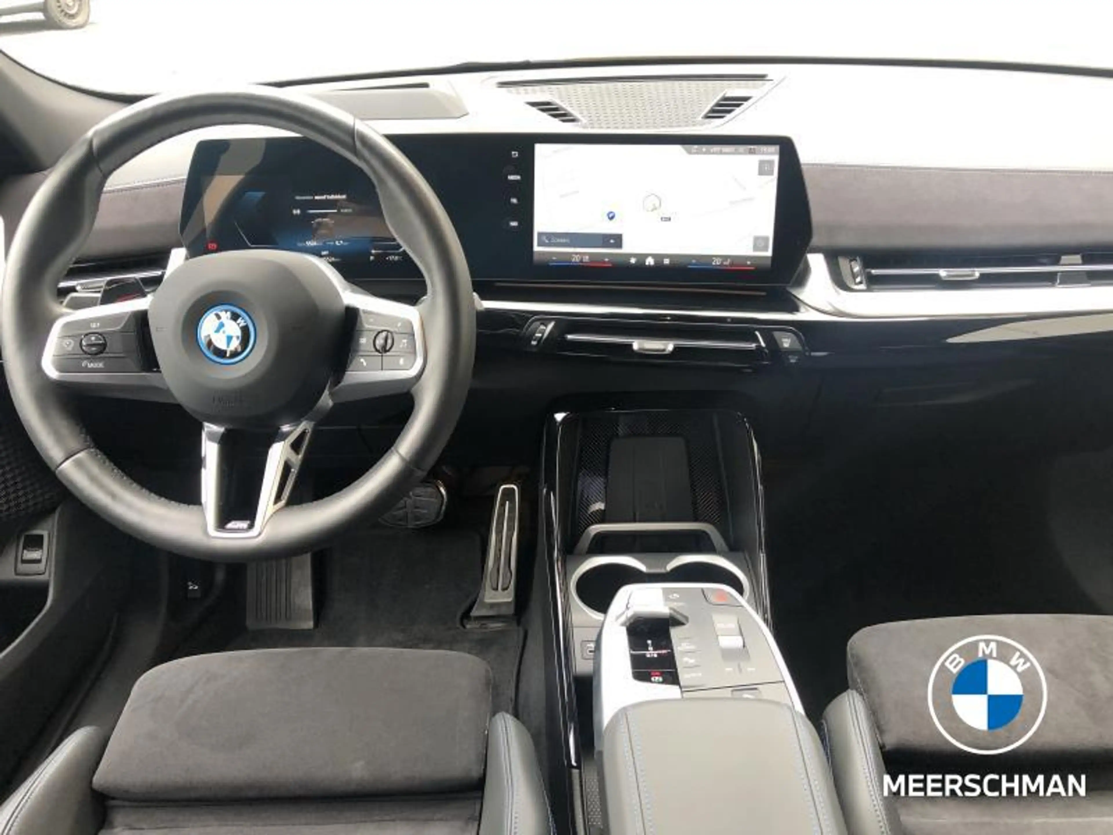 BMW iX2 Msportpro act seats hud harmk — photo 6
