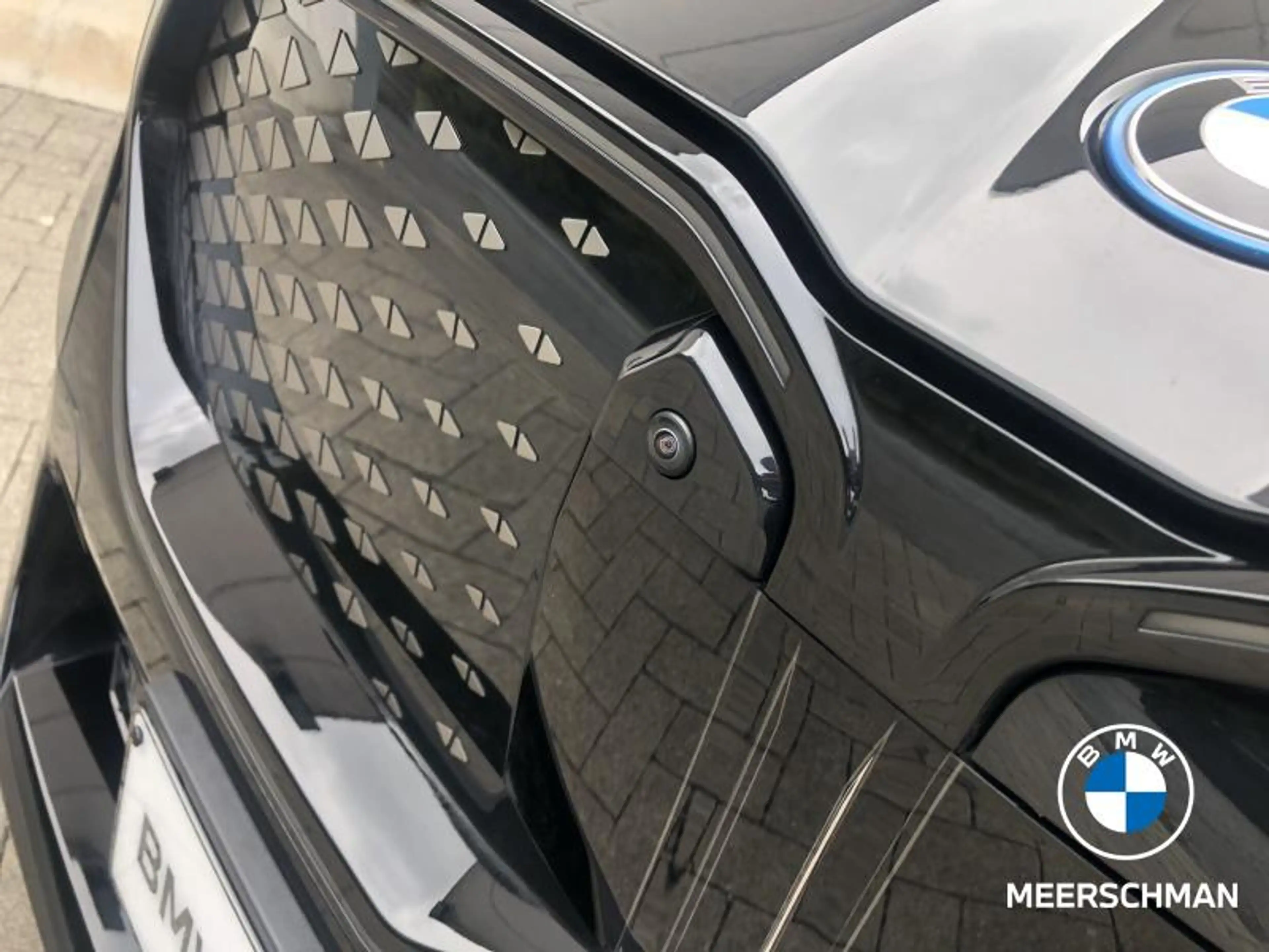 BMW iX2 Msportpro act seats hud harmk — photo 14