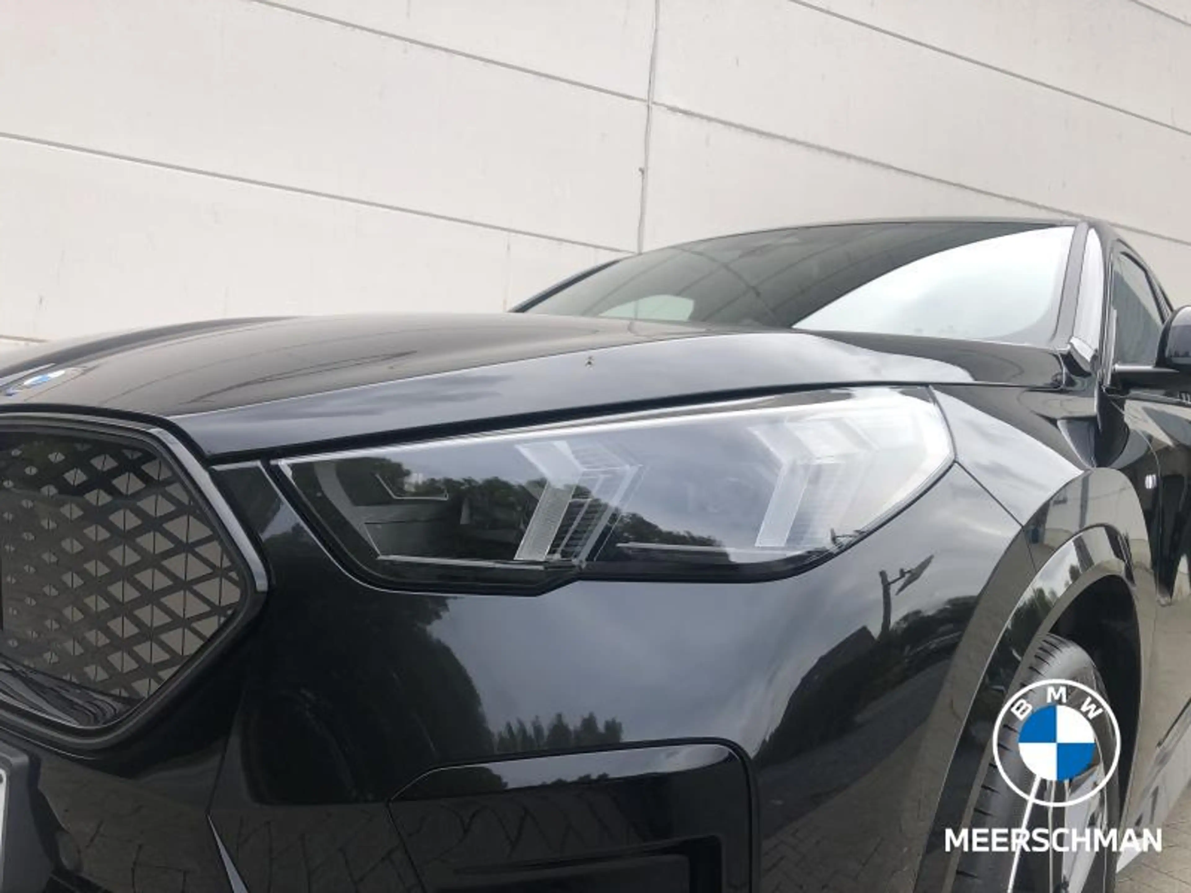 BMW iX2 Msportpro act seats hud harmk — photo 8
