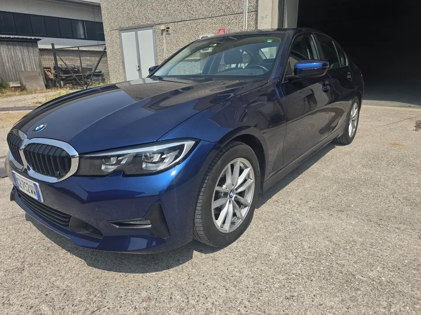 BMW 320 320d mhev 48V xdrive Business Advantage auto Blu/Azzurro - 1
