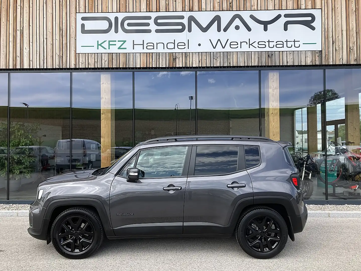 Jeep Renegade 1,3 MultiAir T4 FWD 6DDCT 150 Longitude Grau - 2
