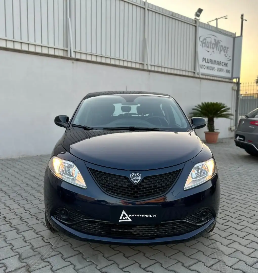 Lancia Ypsilon 1.2 69 CV GPL Ecochic Gold TUA DA 170,50 € Blu/Azzurro - 2