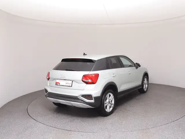 Audi Q2 view 4
