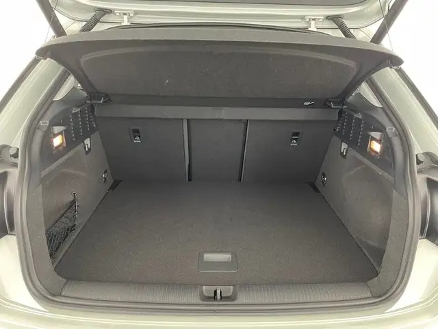 Audi Q2 view 7