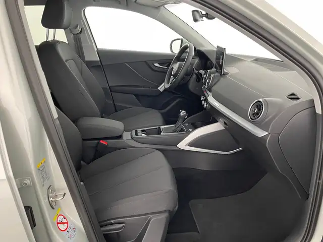 Audi Q2 view 10
