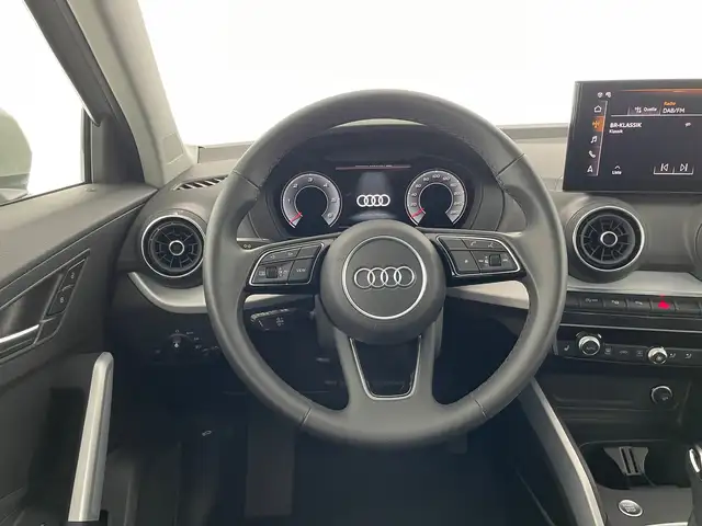 Audi Q2 view 12
