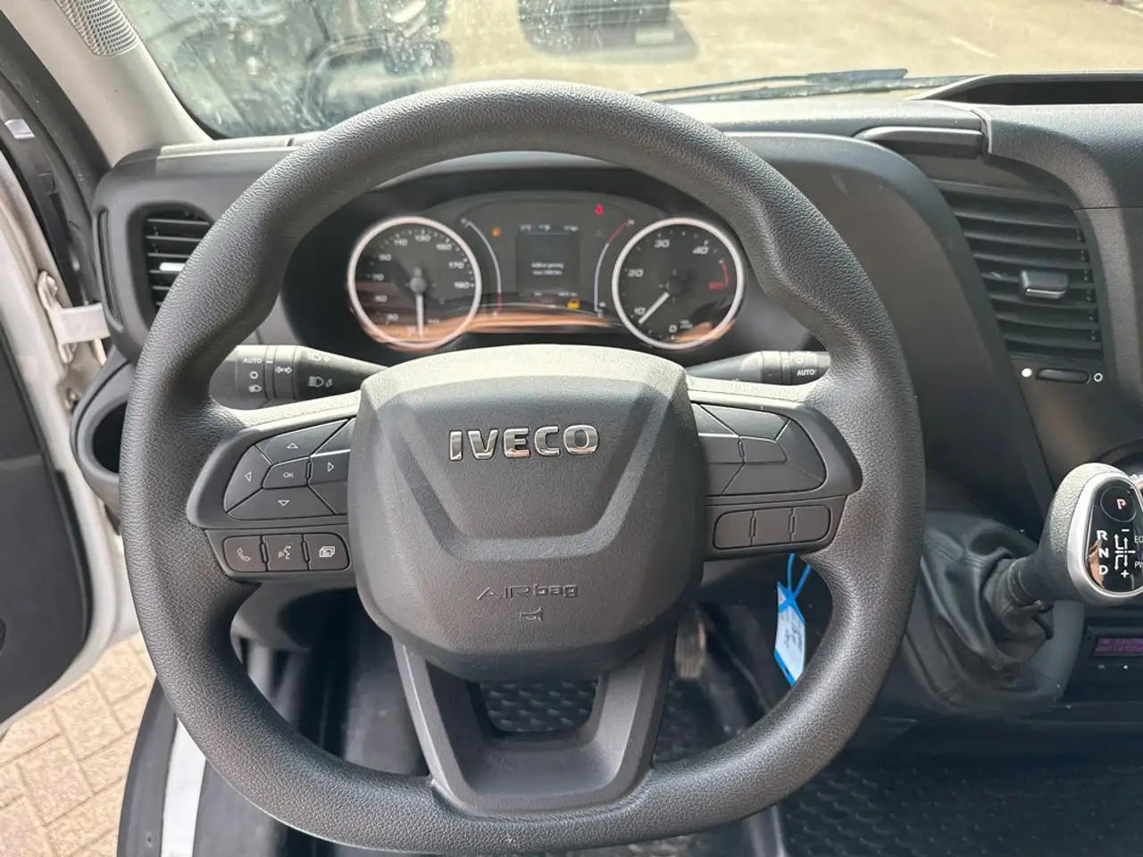 Iveco Daily 2024 — фото 13