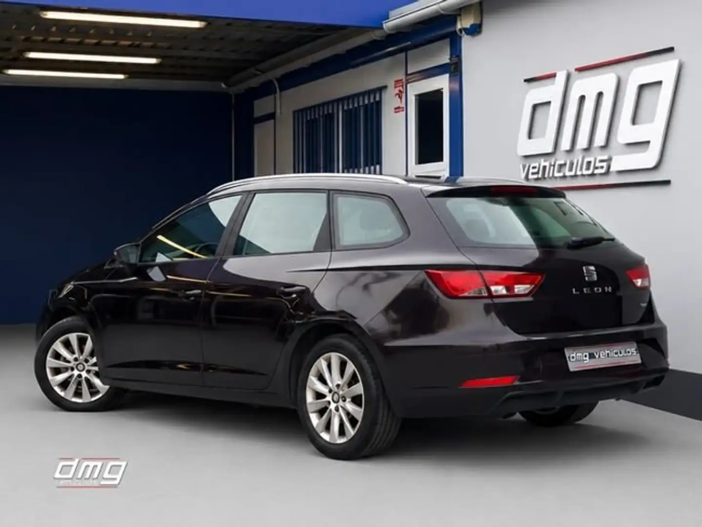 SEAT Leon ST 1.6 TDI 85 kW Burdeos - 2