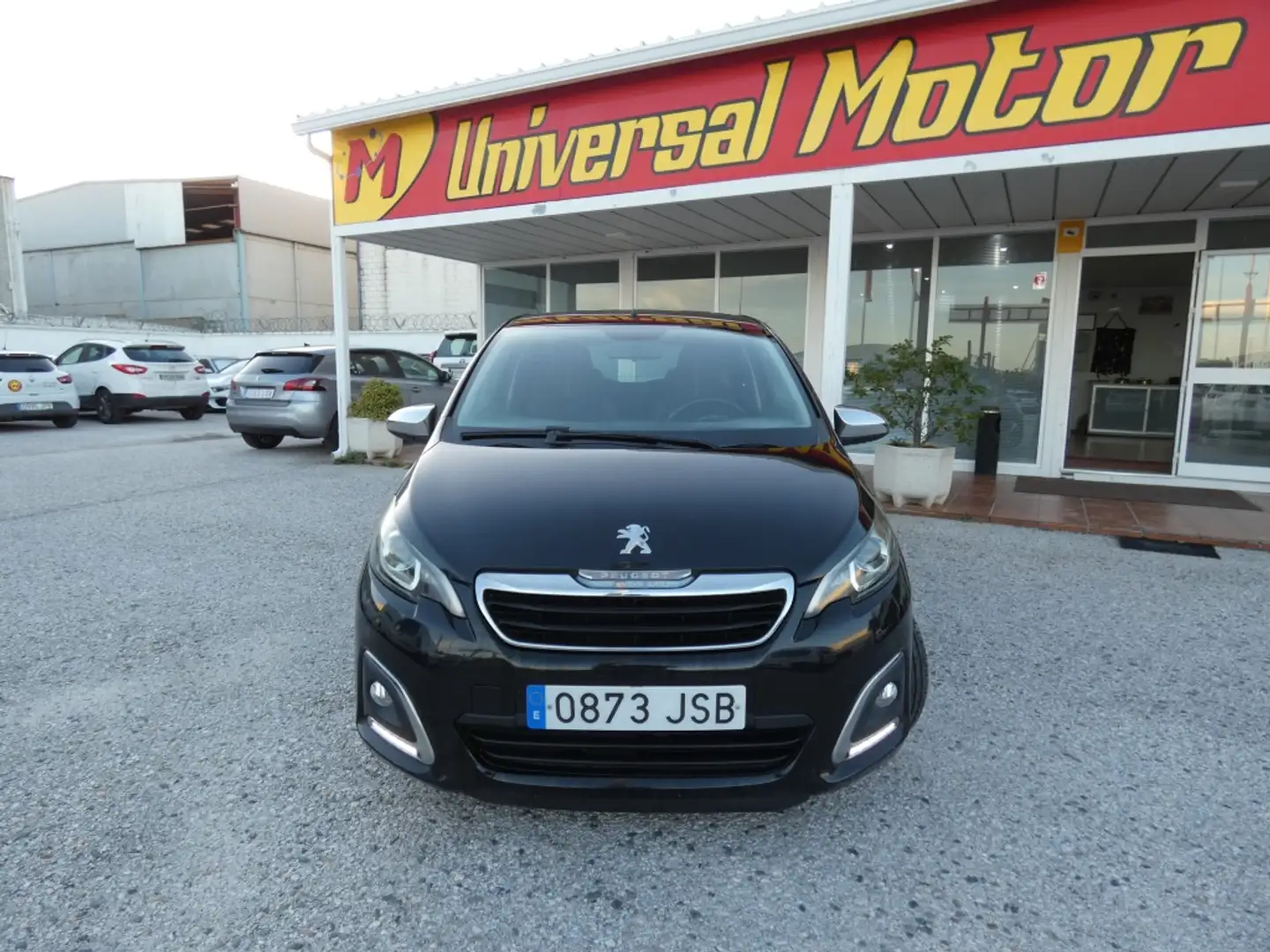 Peugeot 108 Top! 1.2 PureTech Allure Nero - 2