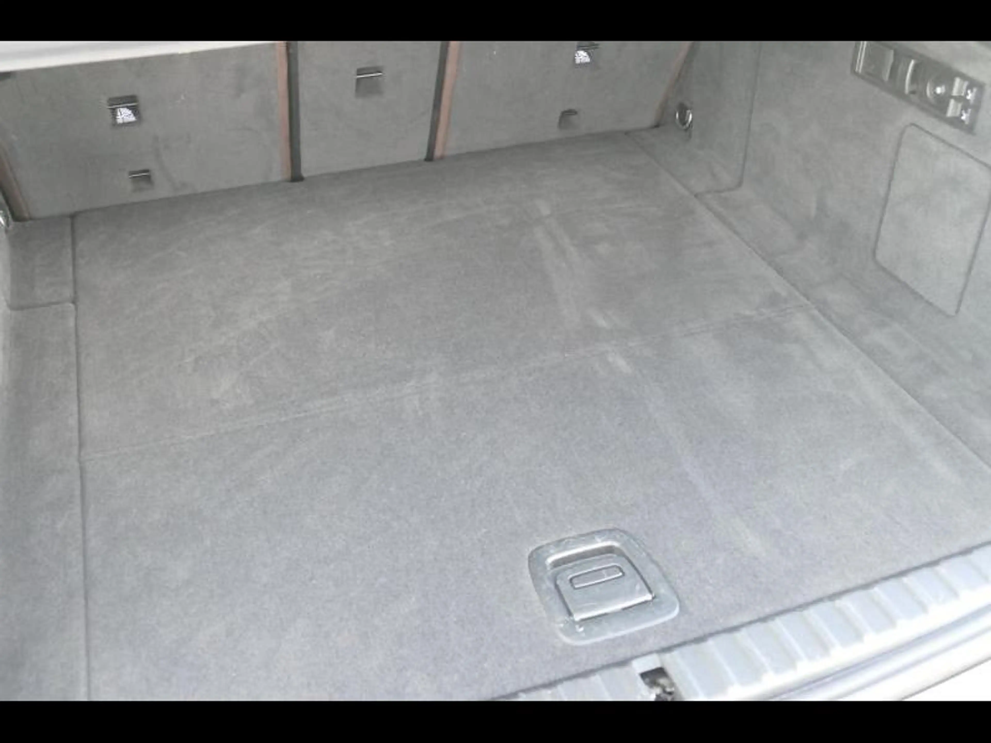 BMW iX xDrive40 — photo 15