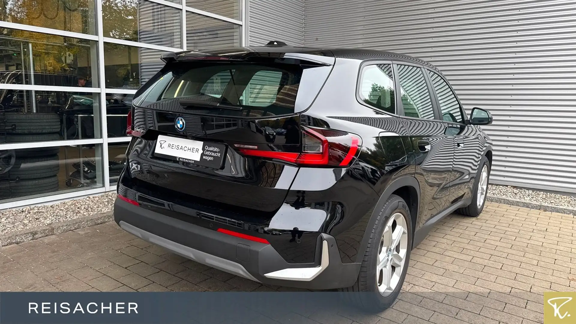 BMW iX1 IX1 xdrive30 NaviPro HUD 360° adLED AHK Schwarz - 2