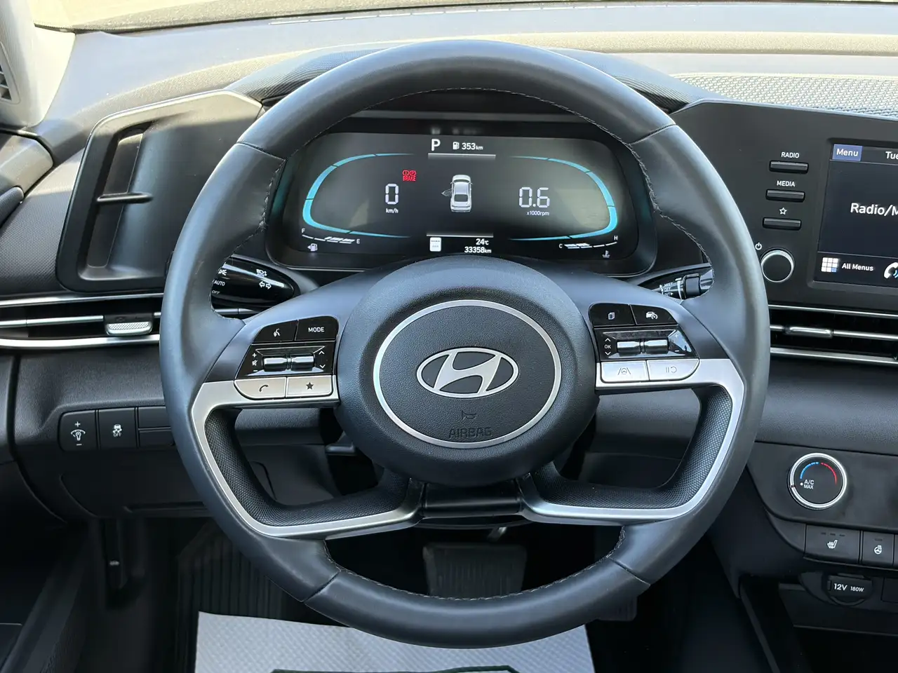 Hyundai ELANTRA снимка Hyundai ELANTRA