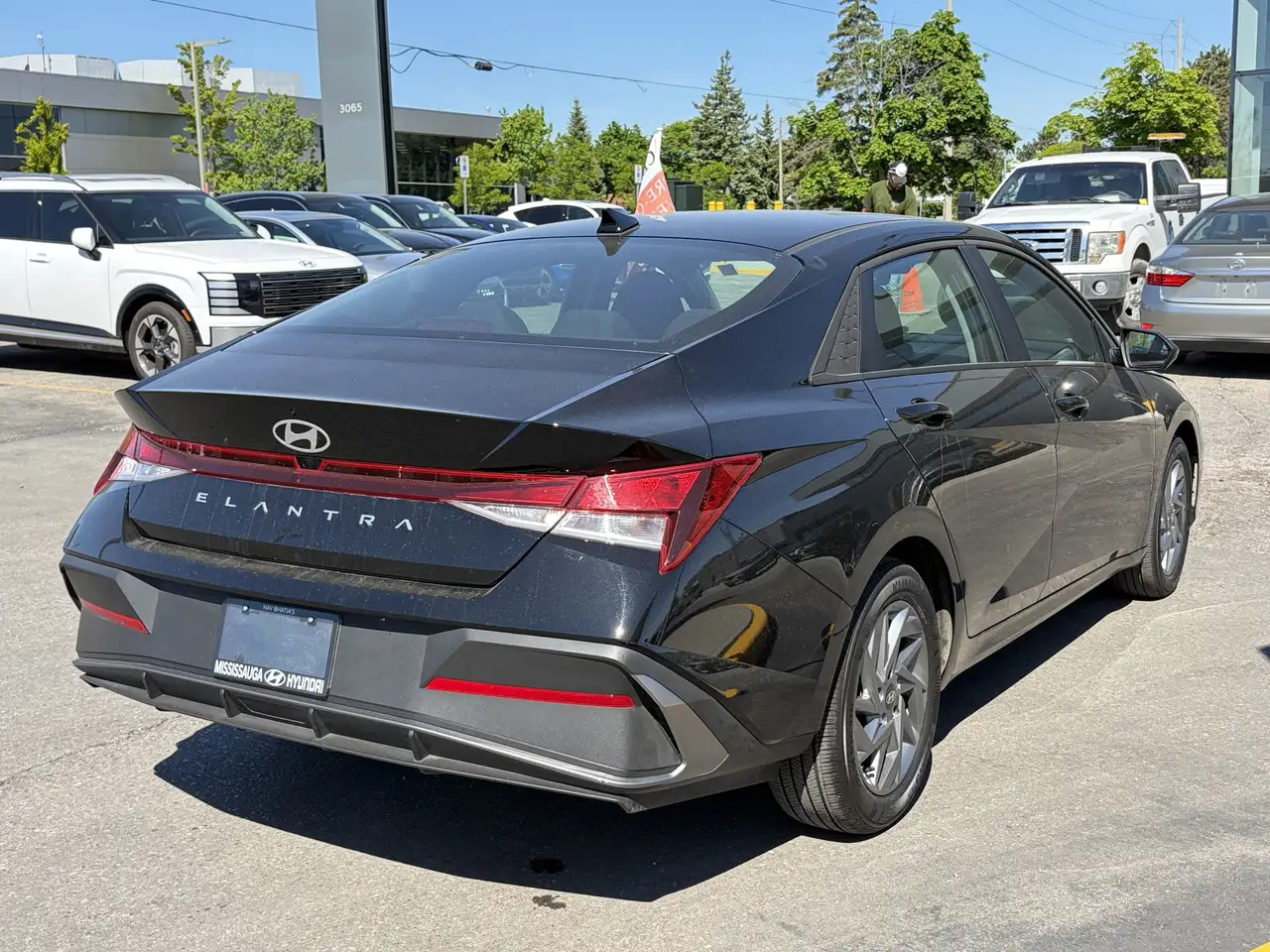Hyundai ELANTRA снимка Hyundai ELANTRA