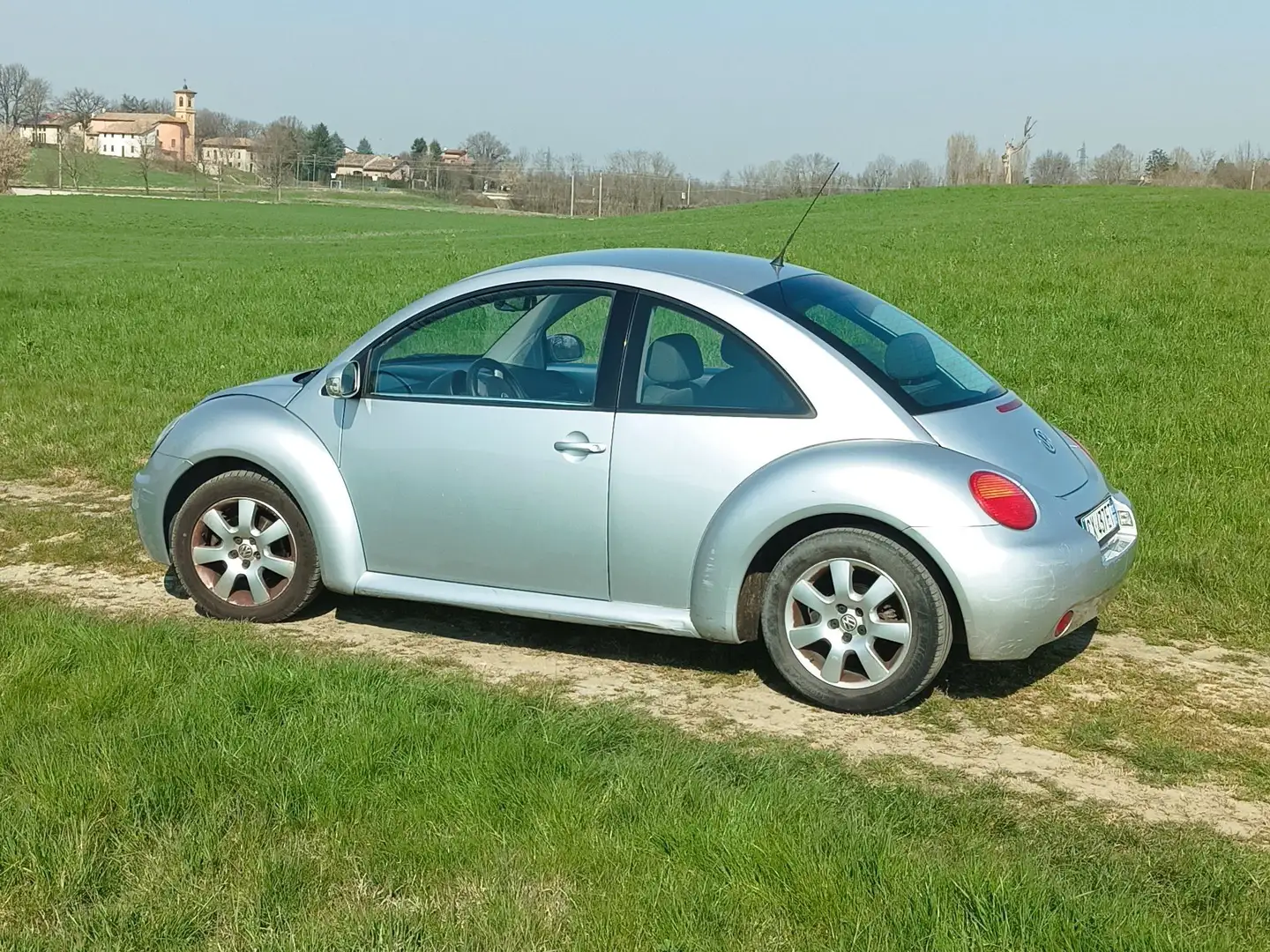 Volkswagen New Beetle New+Beetle+1.6+102cv Argintiu - 2