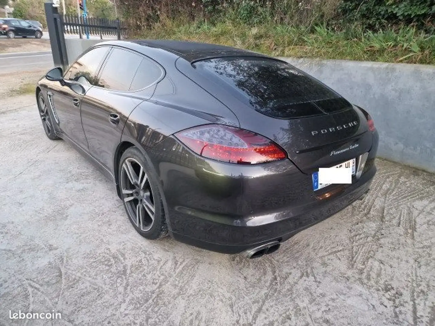 Porsche Panamera TURBO 4 500 CV Gris - 2