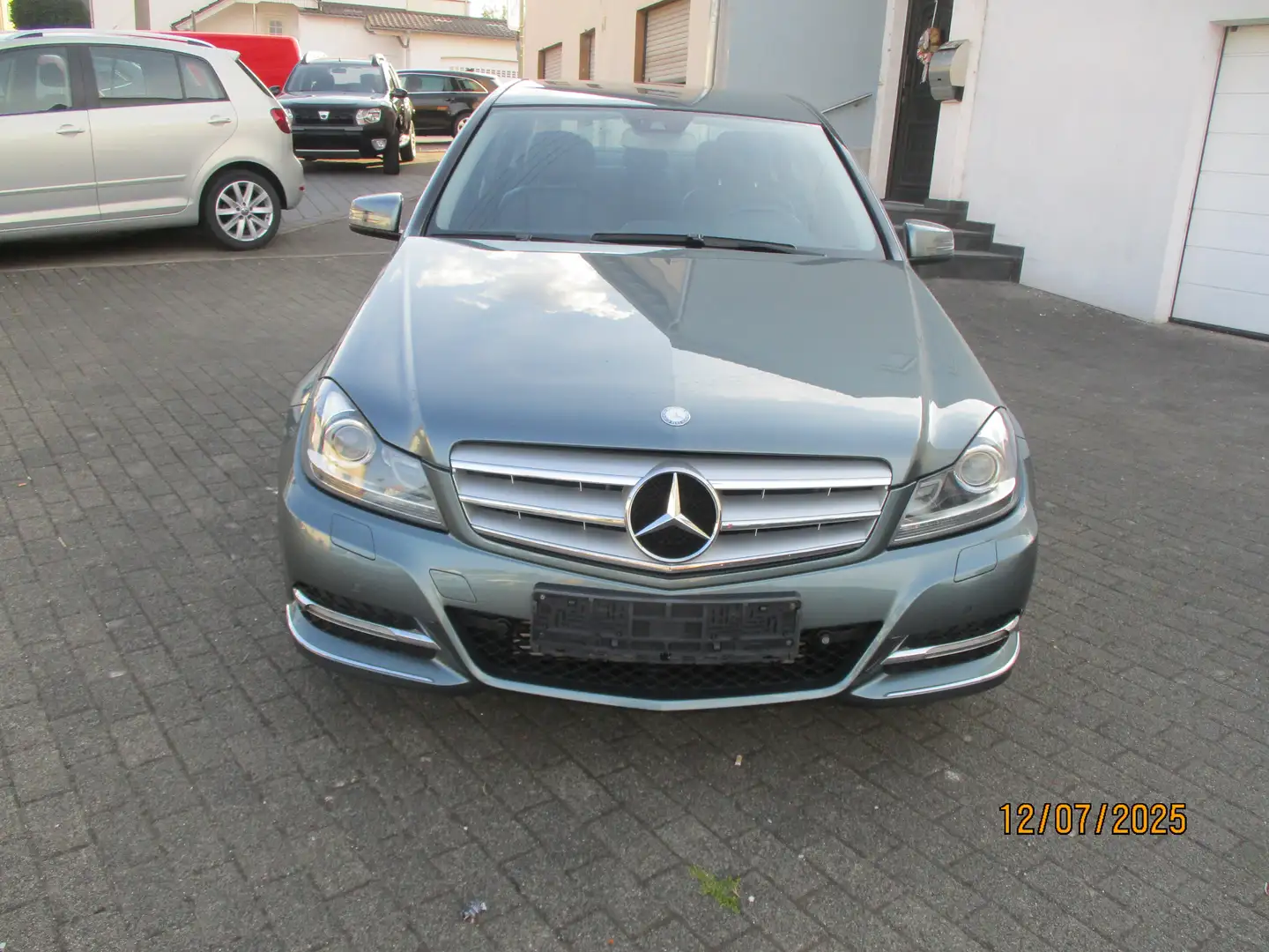 Mercedes-Benz C 180 BlueEFFICIENCY Avantgarde Grau - 1