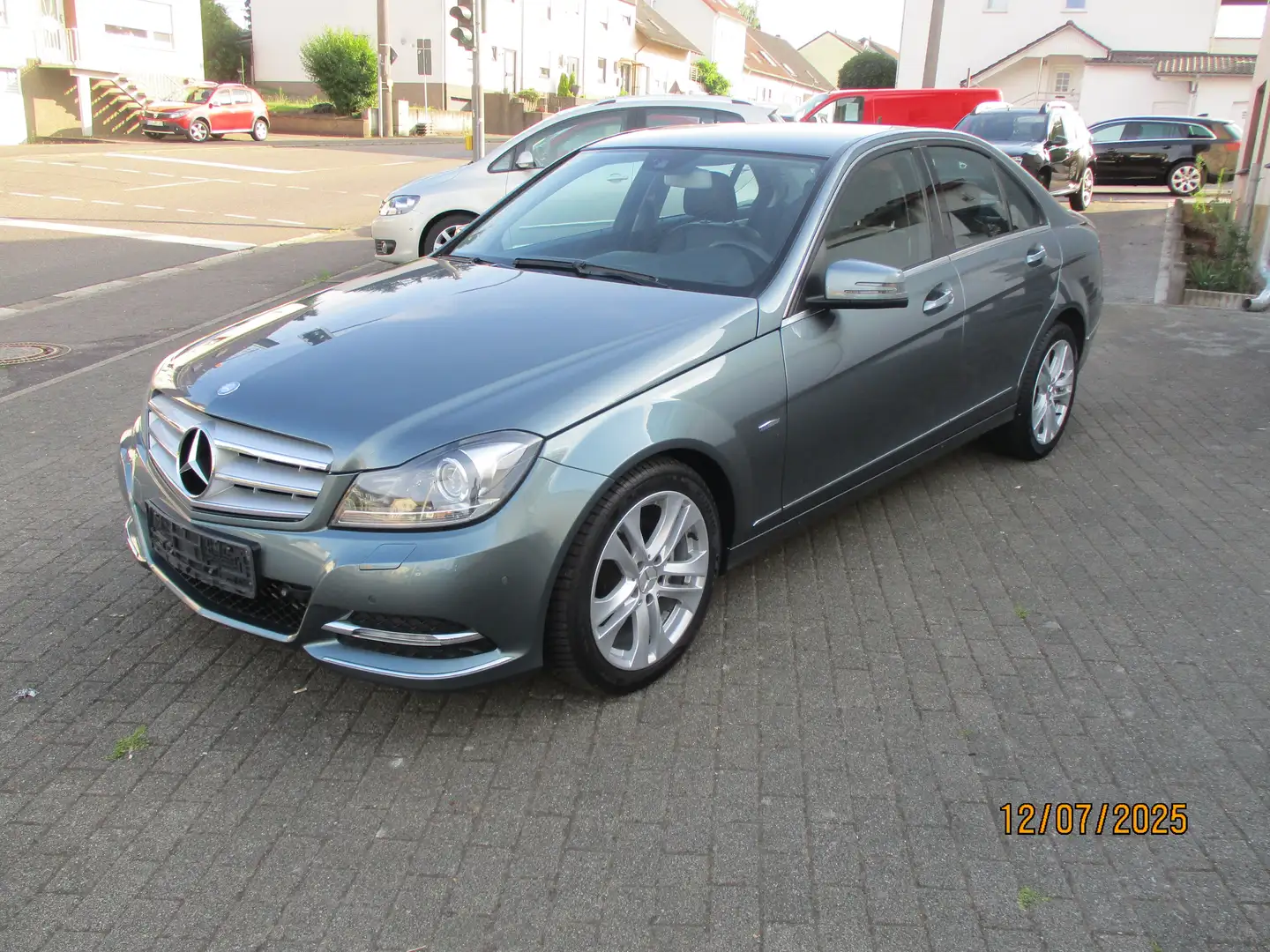 Mercedes-Benz C 180 BlueEFFICIENCY Avantgarde Grau - 2