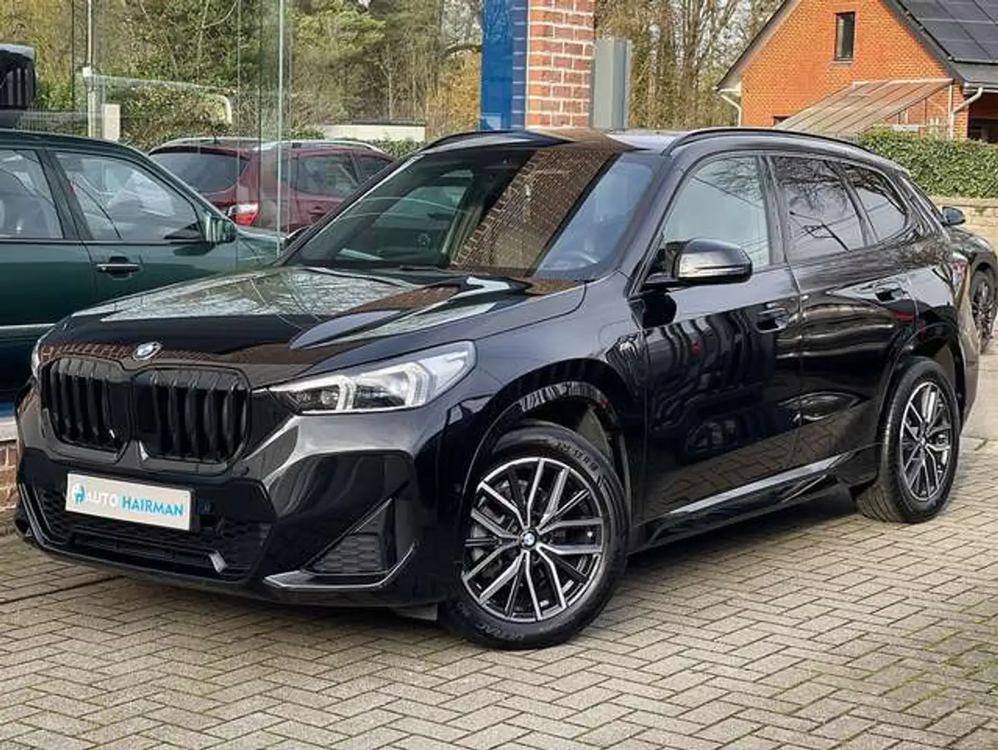 BMW X1 X1 2.0 dA sDrive18 Pack-M Schwarz - 1