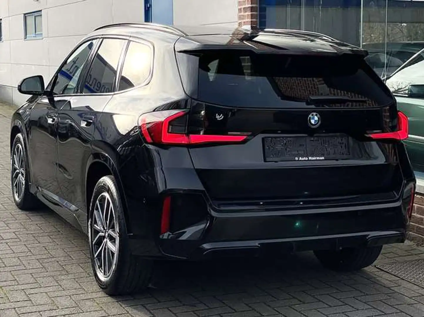 BMW X1 X1 2.0 dA sDrive18 Pack-M Schwarz - 2