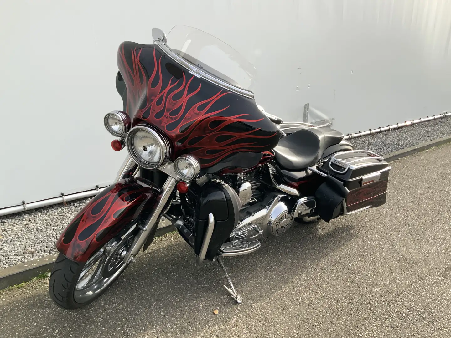 Harley-Davidson Electra Glide 110 FLHTCUSE Classic Ultra met extra koffer set Rojo - 1