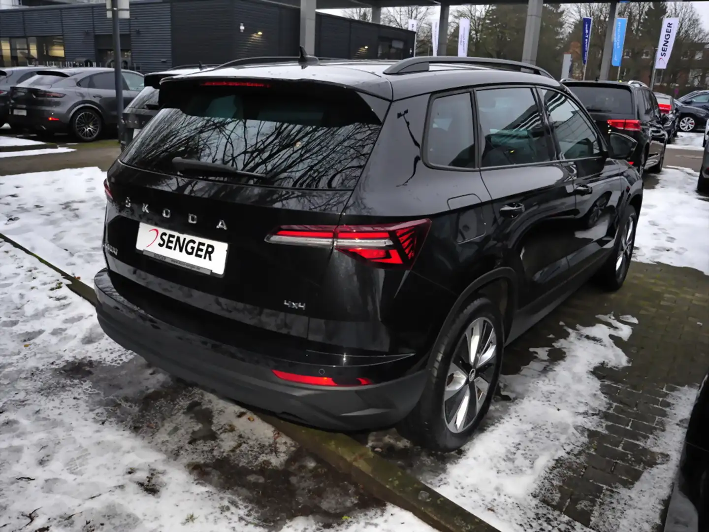 Skoda Karoq 2.0 TDI Style 4x4 Navi AHK Sitzhzg. Kamera Noir - 2