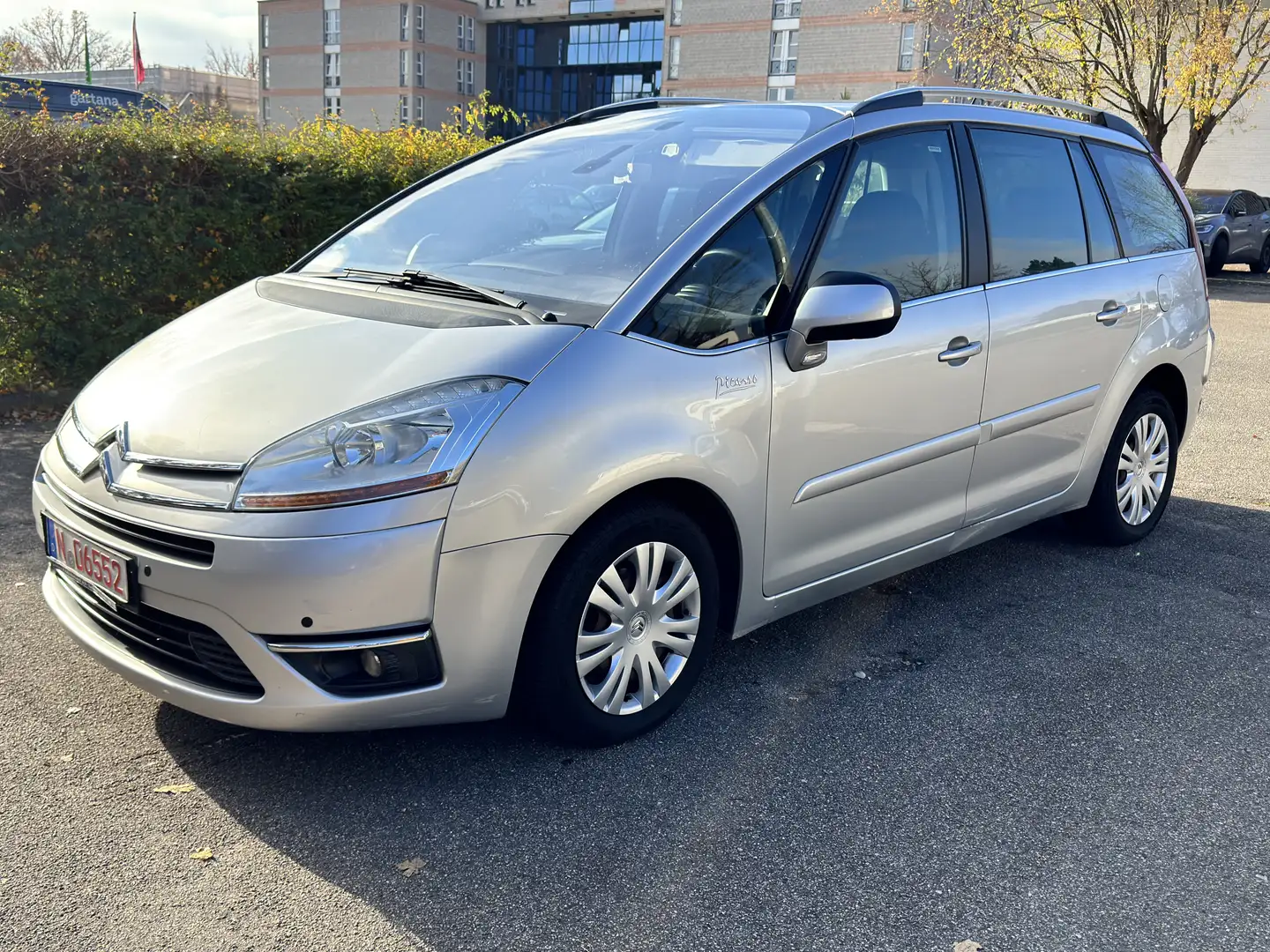 Citroen Grand C4 Picasso 1.6 HDi FAP Tendance Automatik Silber - 1