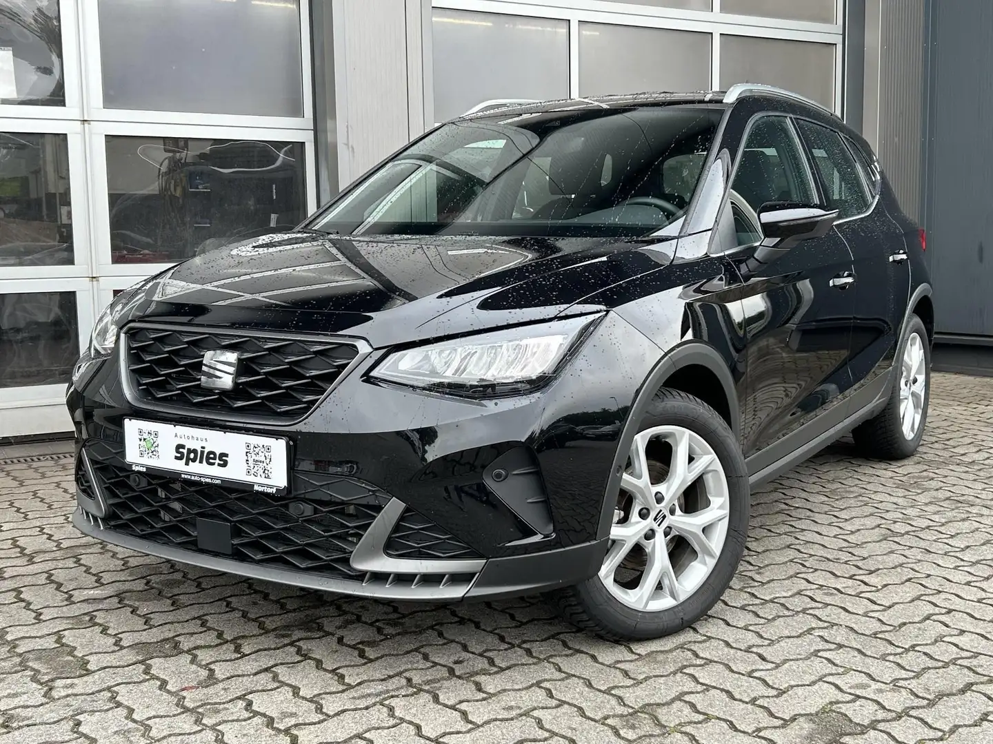 SEAT Arona FR-Line 1.5 TSI Navi Shz LED Allwetter AHK Zwart - 2