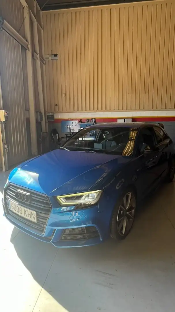 Audi A3 2.0TDI S Line Edition 110kW Azul - 1