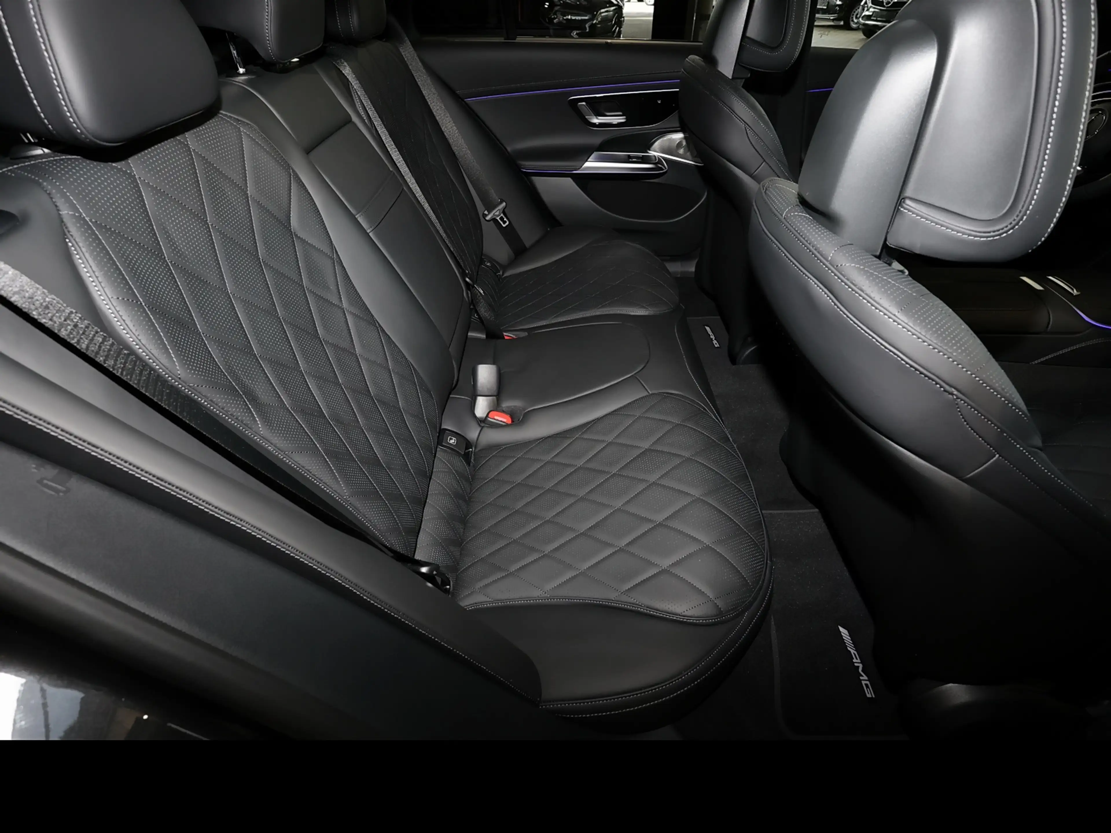 Mercedes-Benz E 220 d T MBUX+360°+DIG-LED+ AHK+Night+20 — photo 6