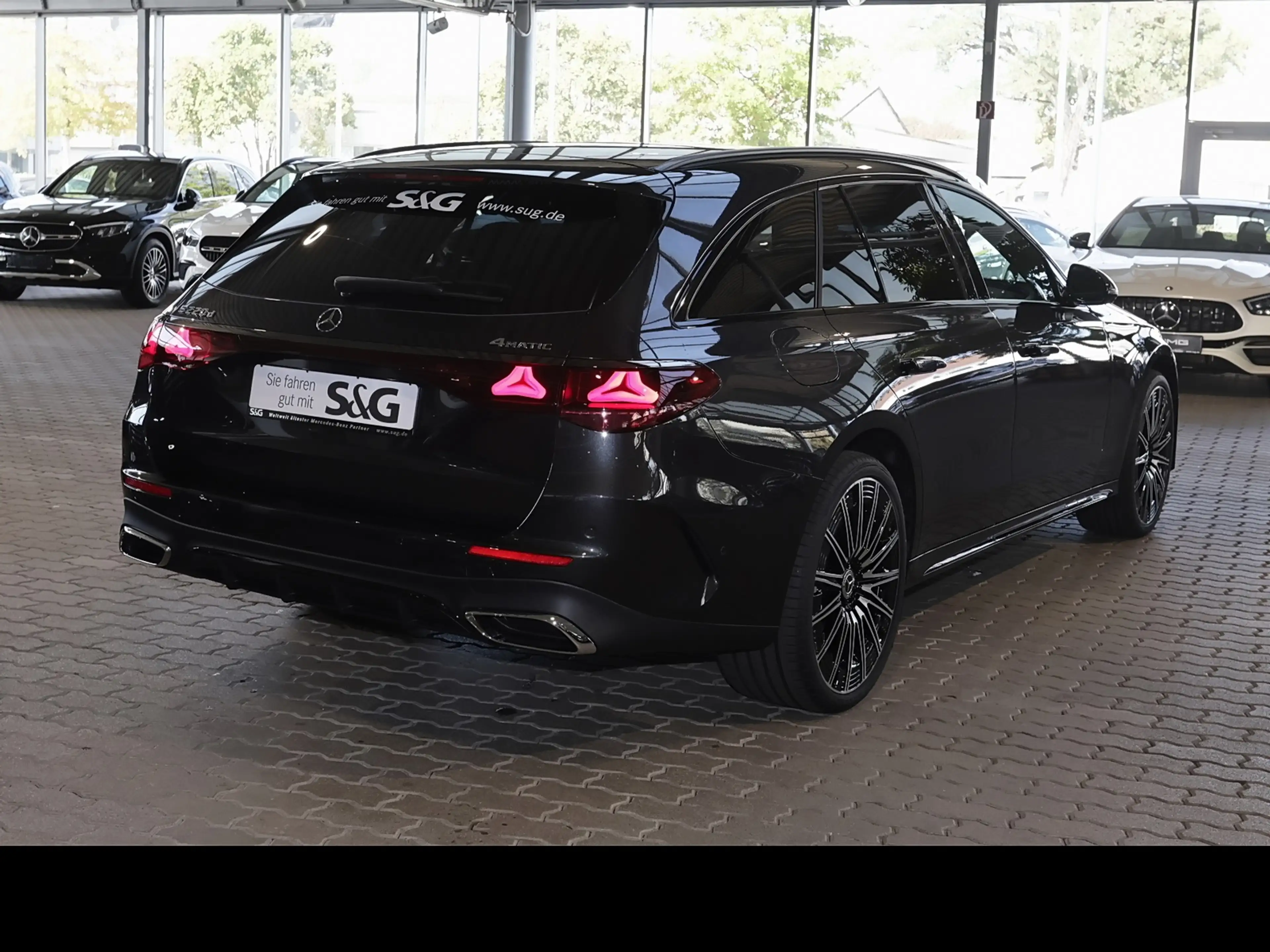 Mercedes-Benz E 220 d T MBUX+360°+DIG-LED+ AHK+Night+20 — photo 2