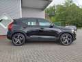 Volvo XC40 B4 B 2WD R-Design ACC/SHZ/LED/PDC/KAM/NAV 145 k... Schwarz - thumbnail 3