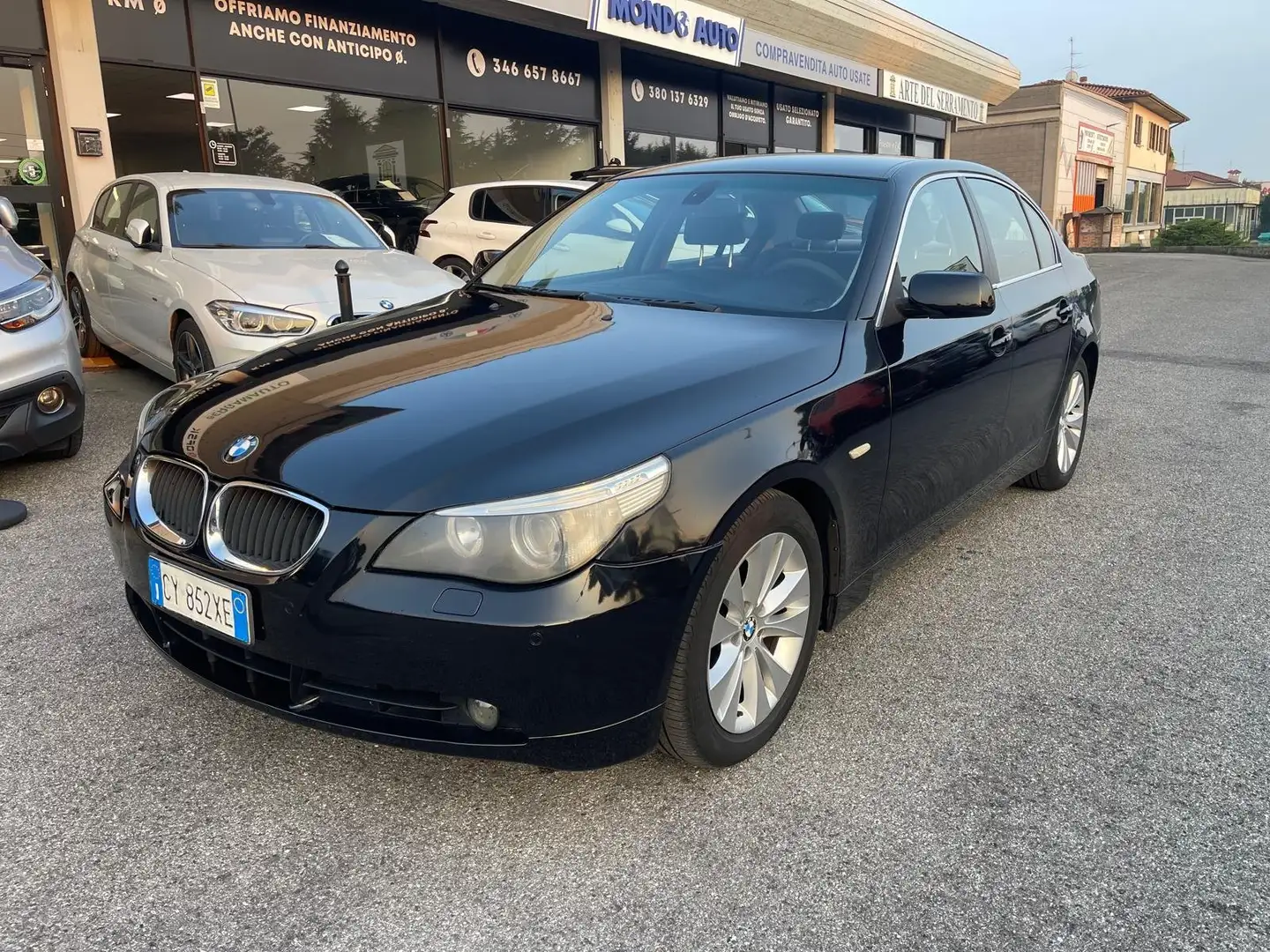 BMW 520 Berlina 520d Attiva Noir - 1
