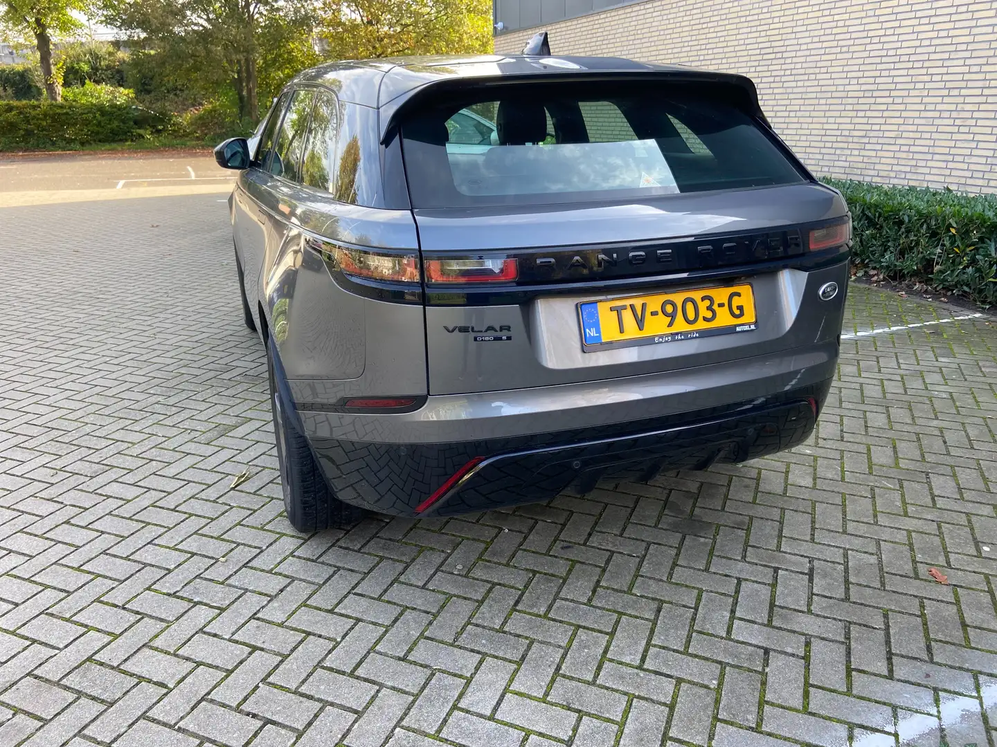 Land Rover Range Rover Velar Range Rover Velar 2.0 I4 AWD R-D SE Grey - 2