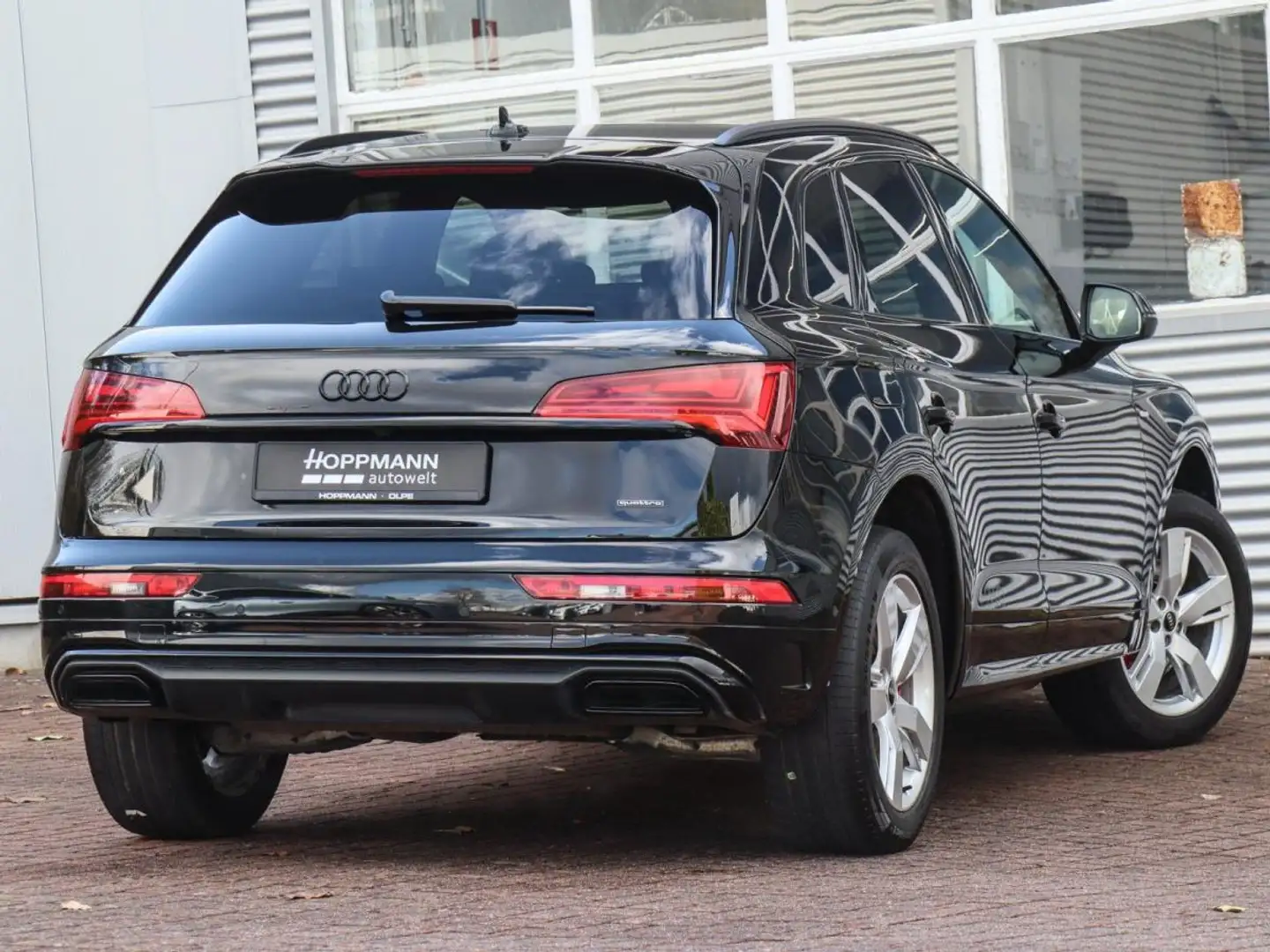 Audi Q5 55 TFSI e quattro edition one S-Line AHK MATRIX NA Schwarz - 2